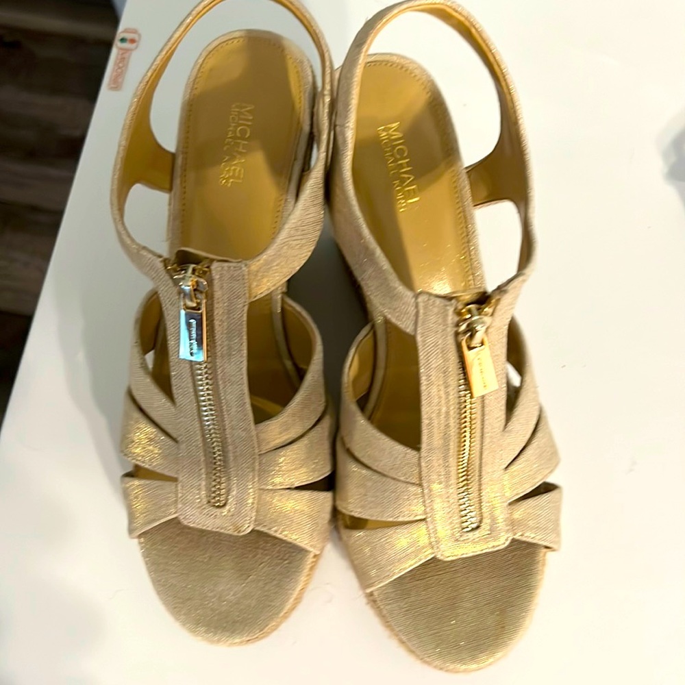 Michael Kors beautiful like new wedges.